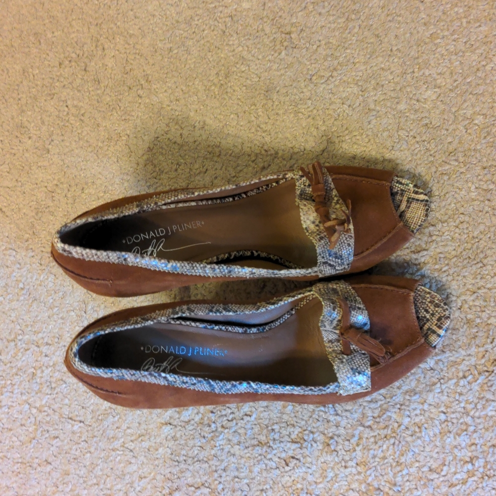 Donald J Pliner pumps